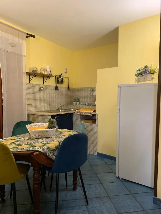 Sunflowers house Cefalù 0*,
